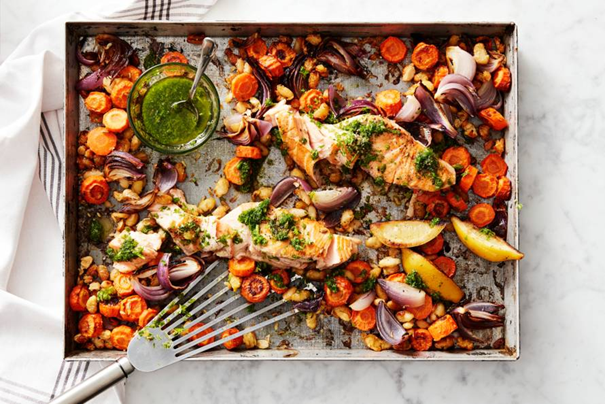 Traybake met zalm en winterpeen Traybake met zalm en winterpeen