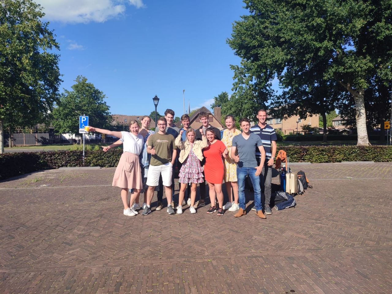 931d8fe5 a99c 4adf 9b5f c5099e4202eb 62fb6b6d a416 41bc b48f 4138ef53c21a